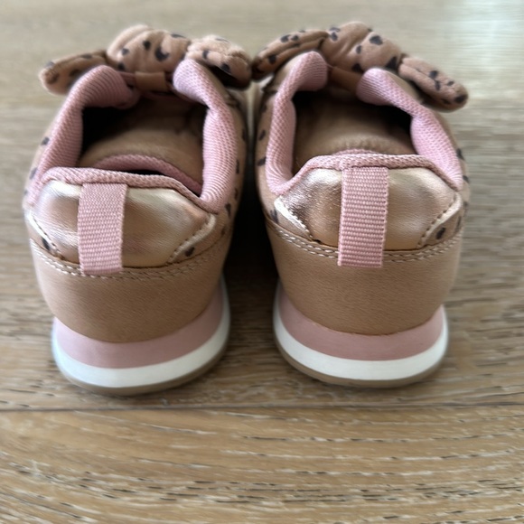 ***LIKE NEW*** toddler size 8.5 leopard sneakers - Picture 2 of 3